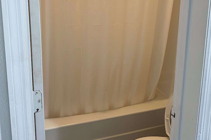 Room 32 of 36