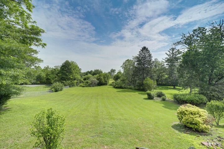 Centrally Located Brevard Home w / Deck & Fire Pit!