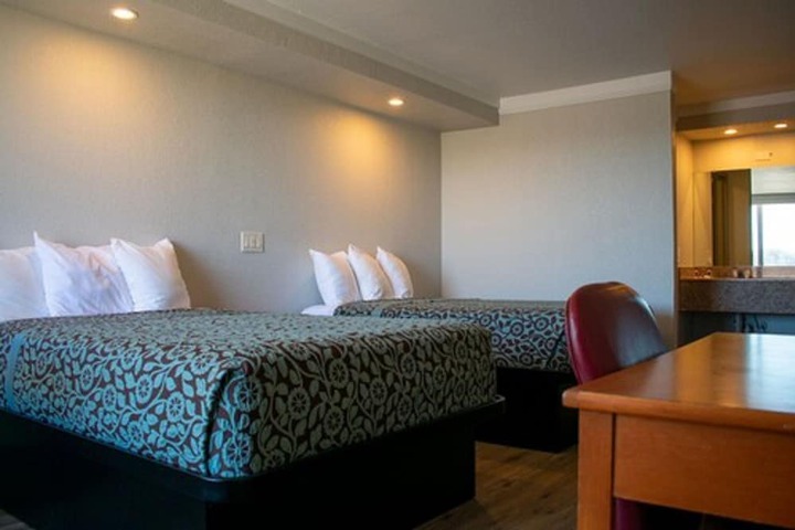 Room 7 of 33