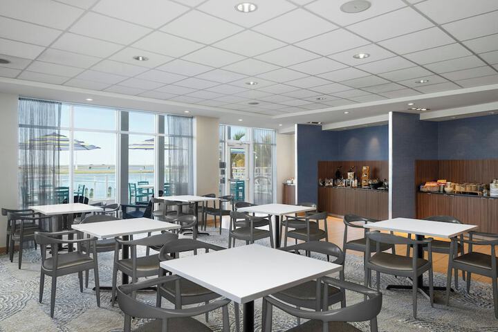 Fairfield Inn & Suites by Marriott Chincoteague Island Waterfront