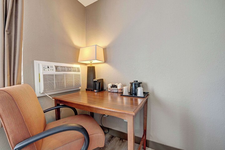 Room 28 of 46
