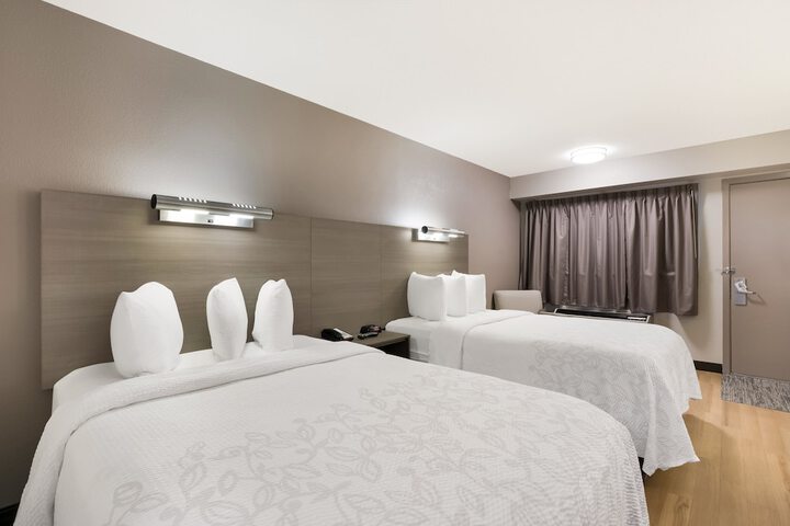 Room 27 of 29