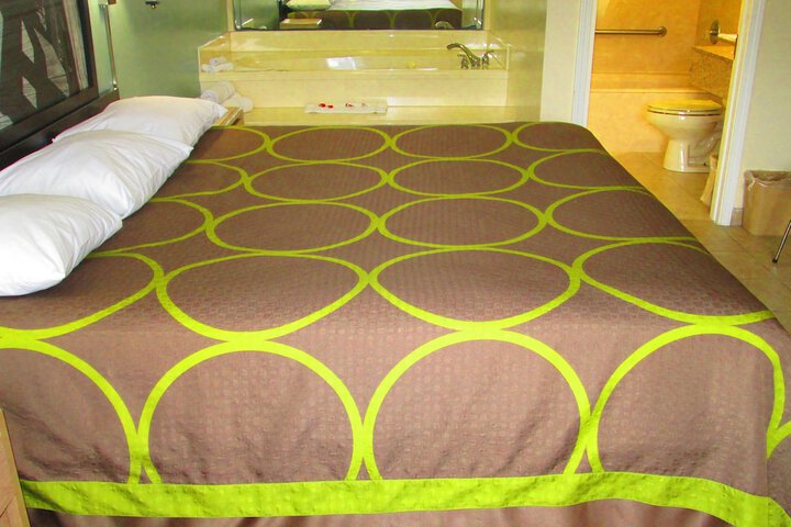 Room 16 of 30