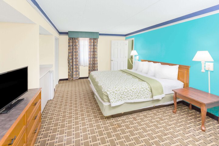 Room 14 of 21