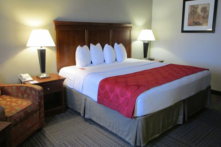 Room 28 of 76