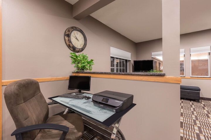 Super 8 by Wyndham Carroll / East