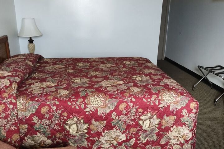 Room 27 of 32