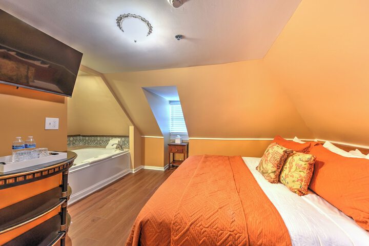 Room 27 of 68