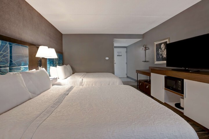 Room 25 of 42