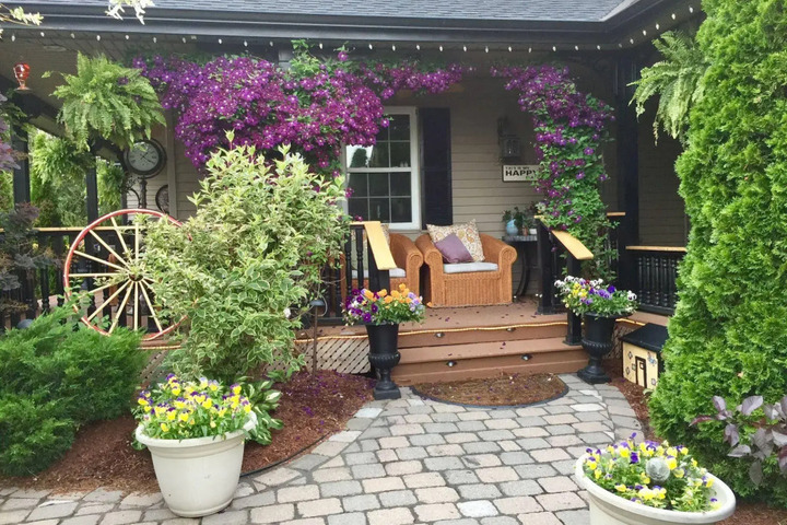 SERENITY RANCH BED & BREAKFAST