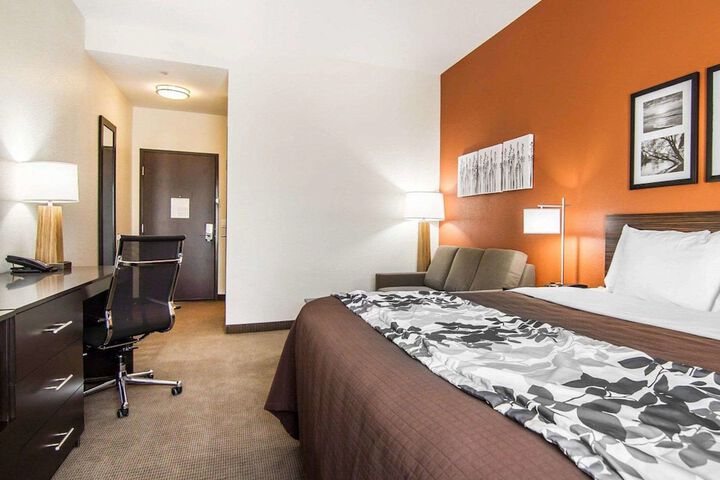Room 17 of 39