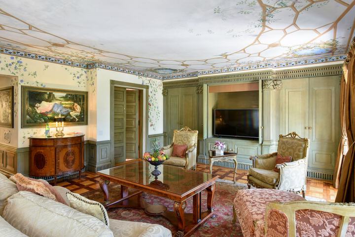Room 40 of 120