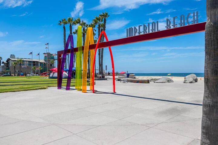 Ocean View 3 Bedrooms Condo just steps from the park, pier & water!