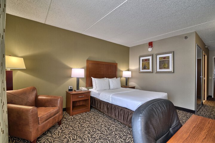 Room 7 of 24