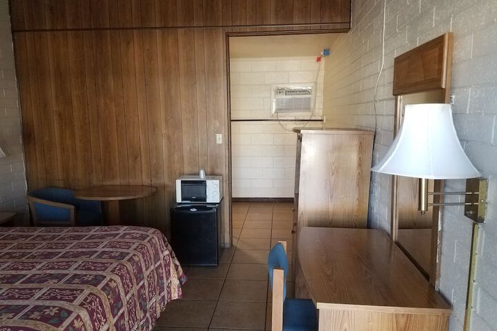 Room 7 of 14