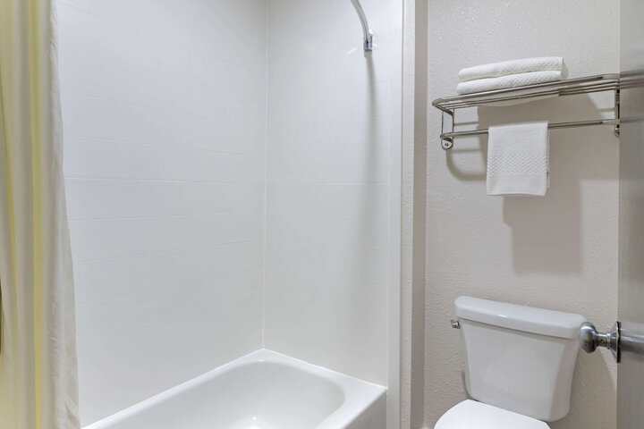 Room 17 of 29