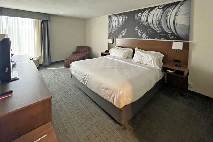 Clarion Pointe Hopkinsville near The Bruce Convention Center