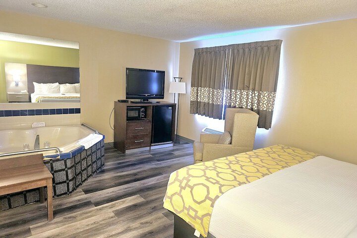 Room 21 of 36