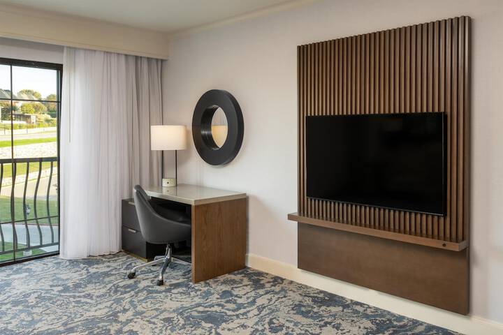 Hilton Dallas / Rockwall Lakefront