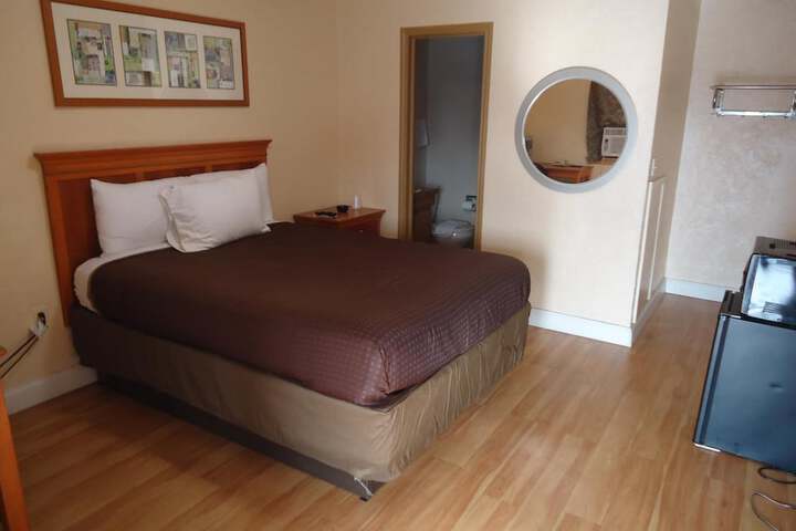 Room 11 of 36