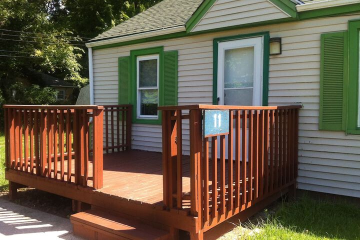 Green Crest Motel