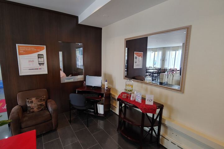 Business Center 16 of 18