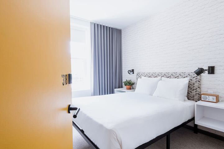 Room 31 of 111