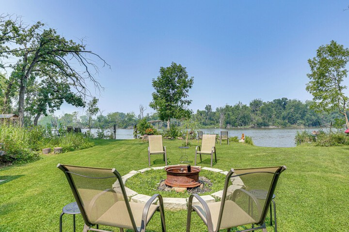 On-site Trails: Rock River Retreat in Jefferson!