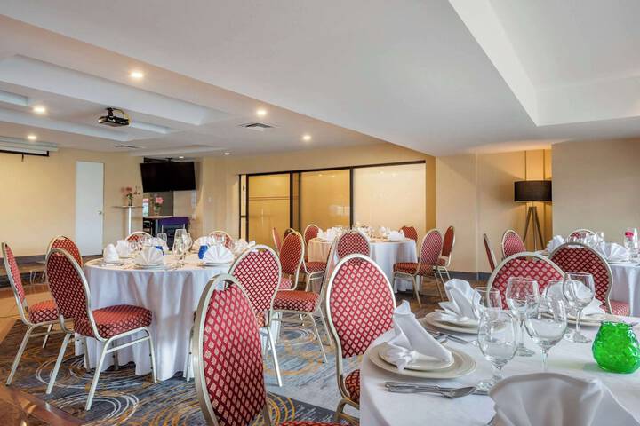 Quality Hotel Dorval