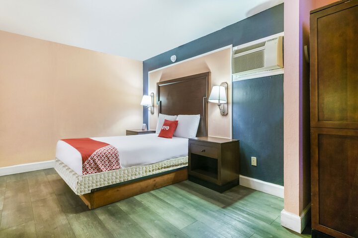 Room 15 of 22