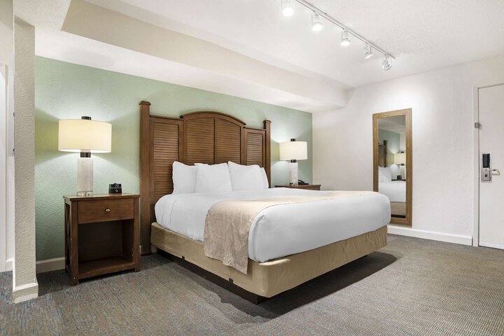 Room 35 of 43