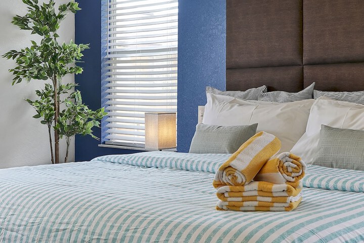 Regal Oaks Resort Vacation Townhomes by IDILIQ