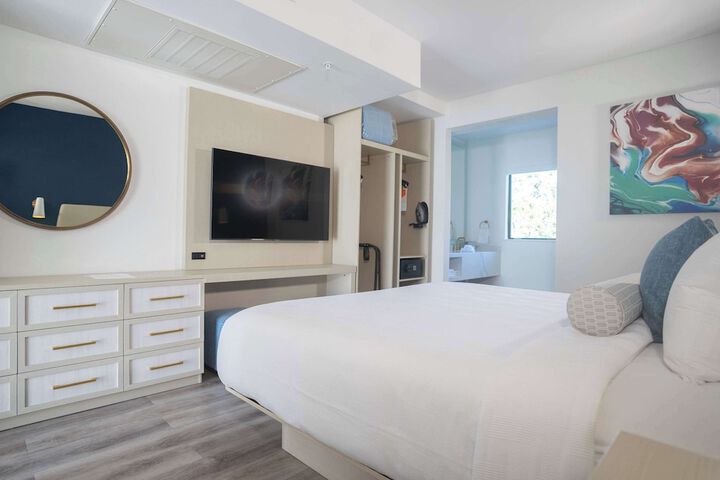 Room 10 of 43