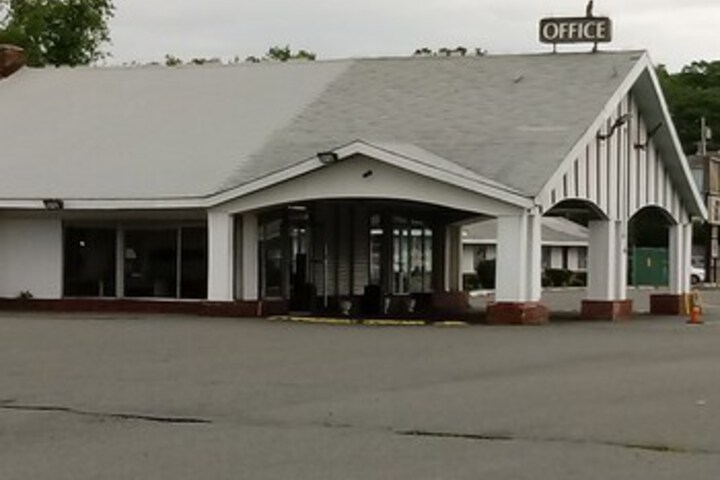 Town Line Motel