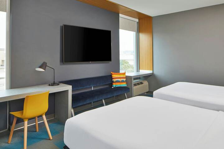Room 30 of 60