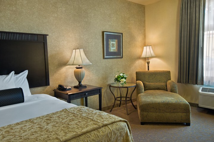 Room 10 of 33