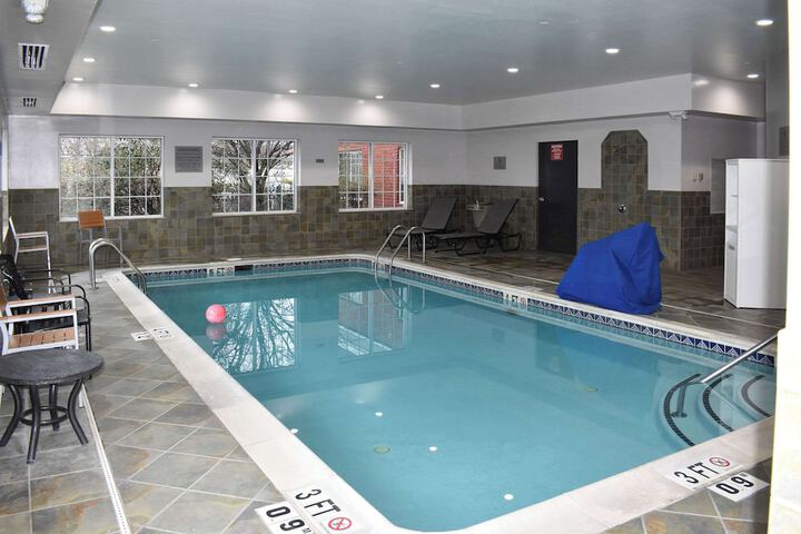 Country Inn & Suites by Radisson Hagerstown, MD