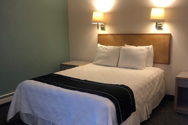 Room 27 of 34