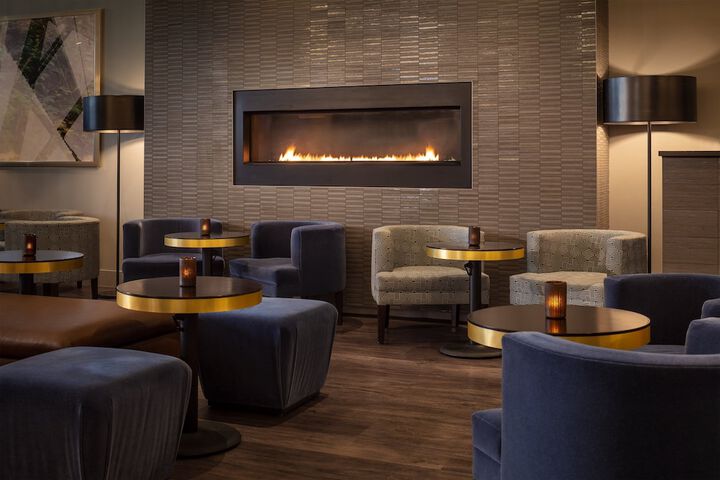 Lounge 49 of 52