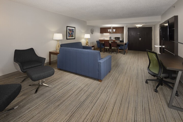 Room 27 of 33