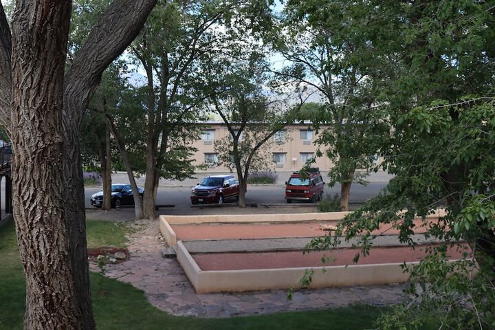 Sagebrush Inn & Suites