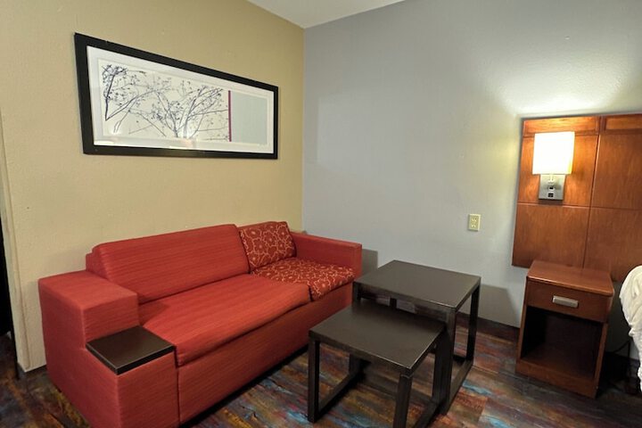 Room 12 of 38