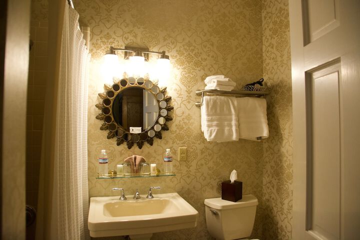 Room 54 of 151