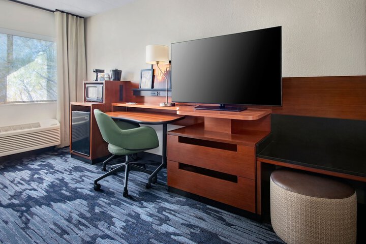 Room 26 of 34