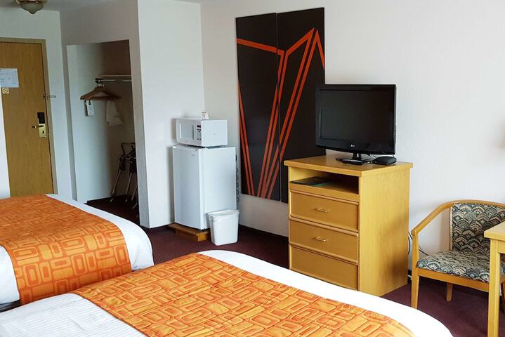 Room 32 of 40