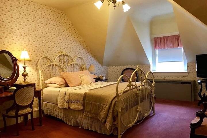 Room 15 of 26