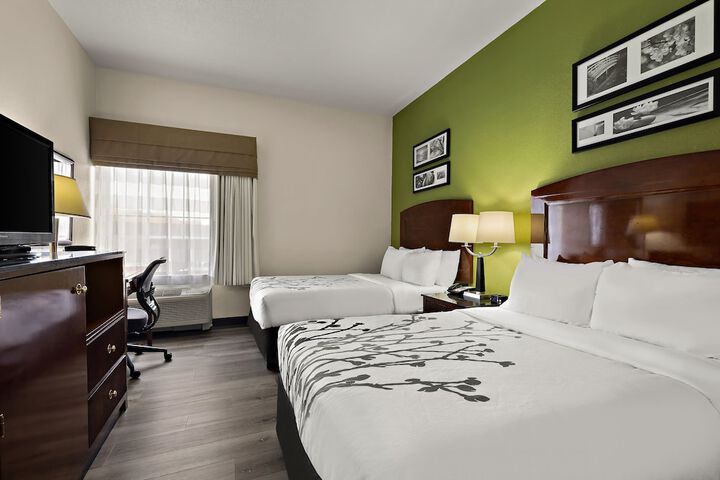 Room 13 of 35