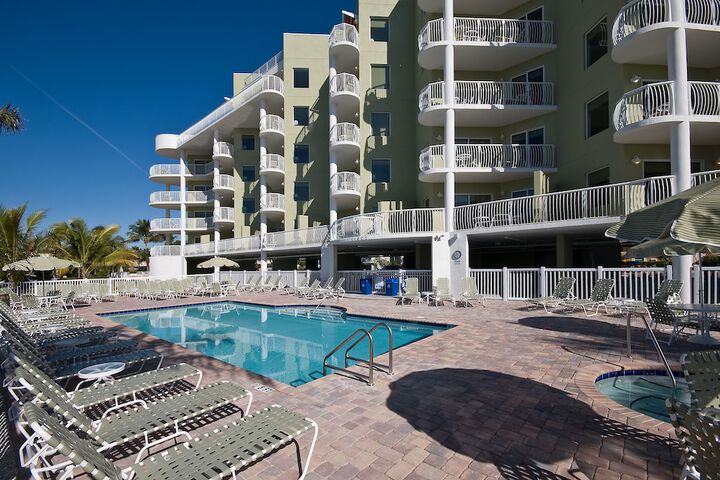 Crystal Palms Beach Resort