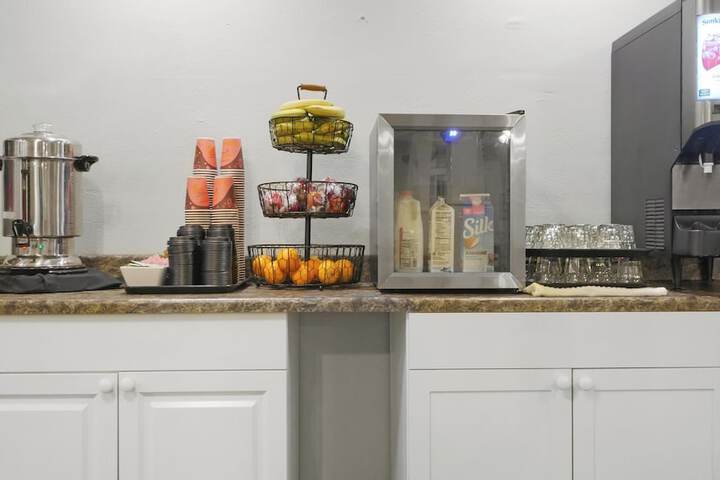 Breakfast/Coffee Service 132 of 149