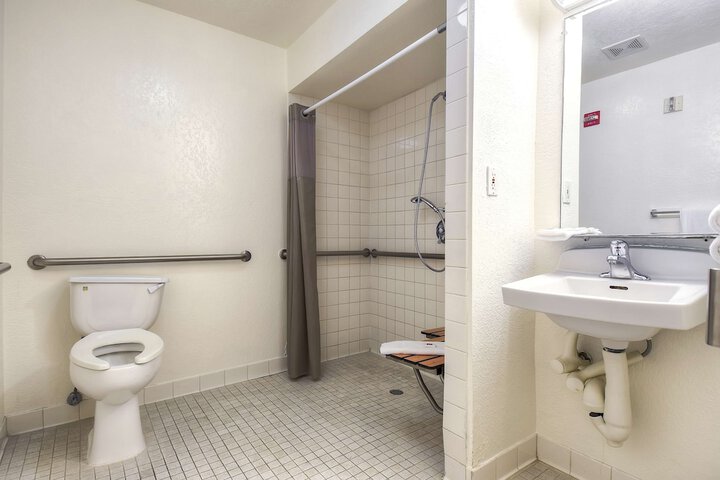Room 34 of 44